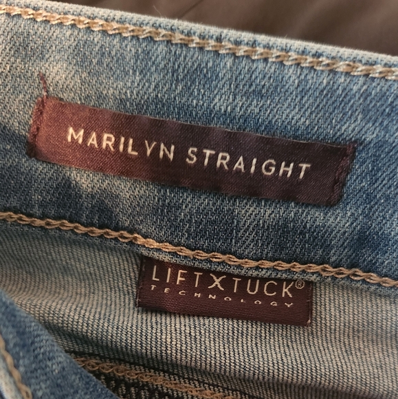 NYDJ Marilyn Straight Lift x Tuck Women's Medium Wash Jeans, Size 6‎ - Picture 3 of 9
